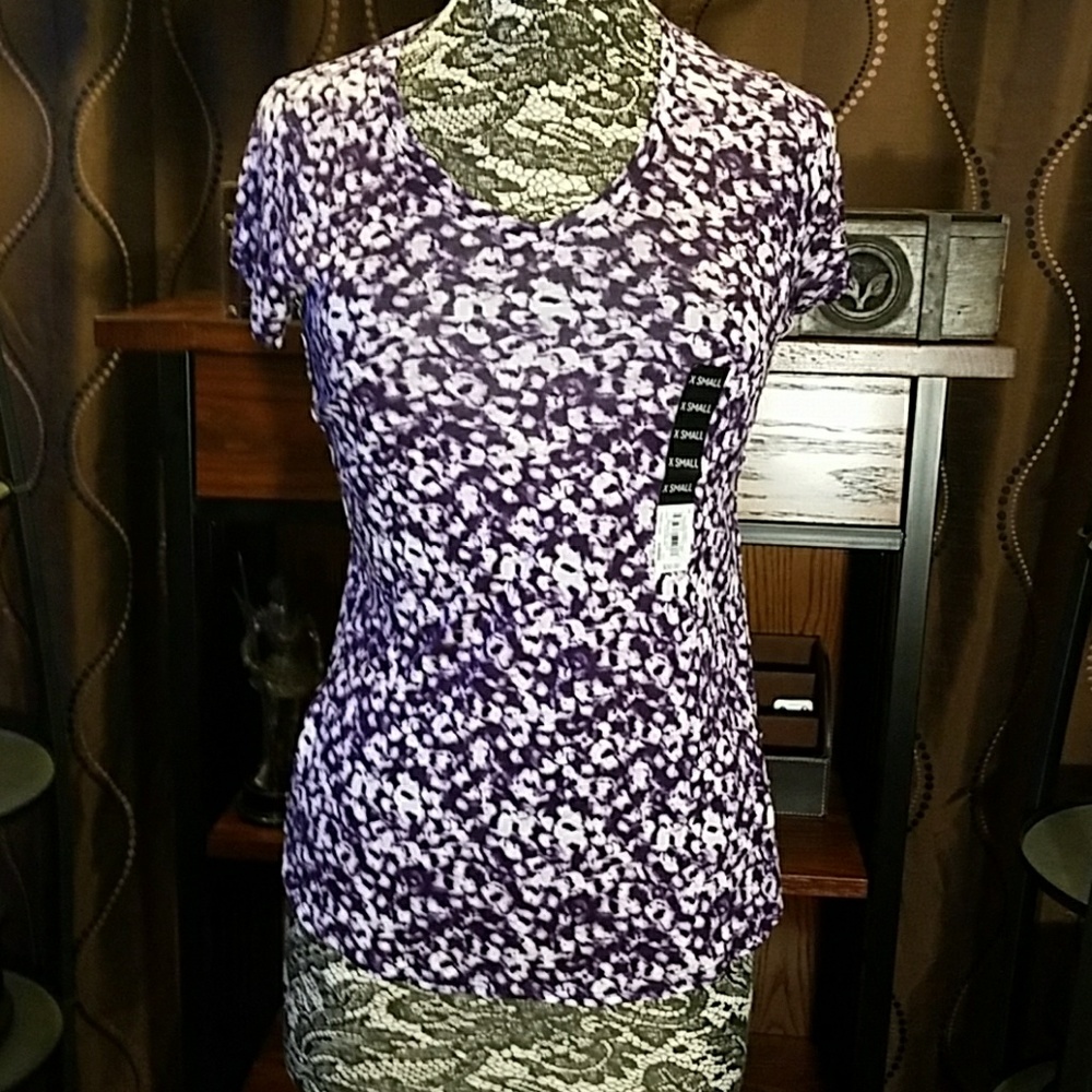 Vera Wang floral v-neck tee, size XS - Picture 1 of 4